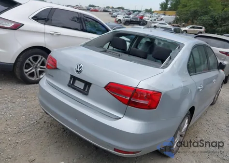 2015 Volkswagen Jetta 2.0L S z USA, uszkodzony, nr VIN 3VW2K7AJ5FM269410